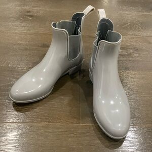 ☔  London Fog Chelsea Rain Boots — Sleek, Waterproof & Barely Worn ☔